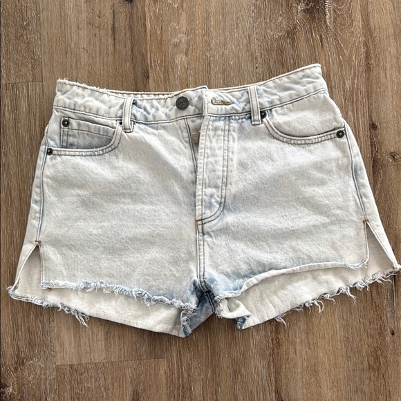 Amuse Society Blue Jean Shorts High-Waisted Frayed Hem - Picture 1 of 9